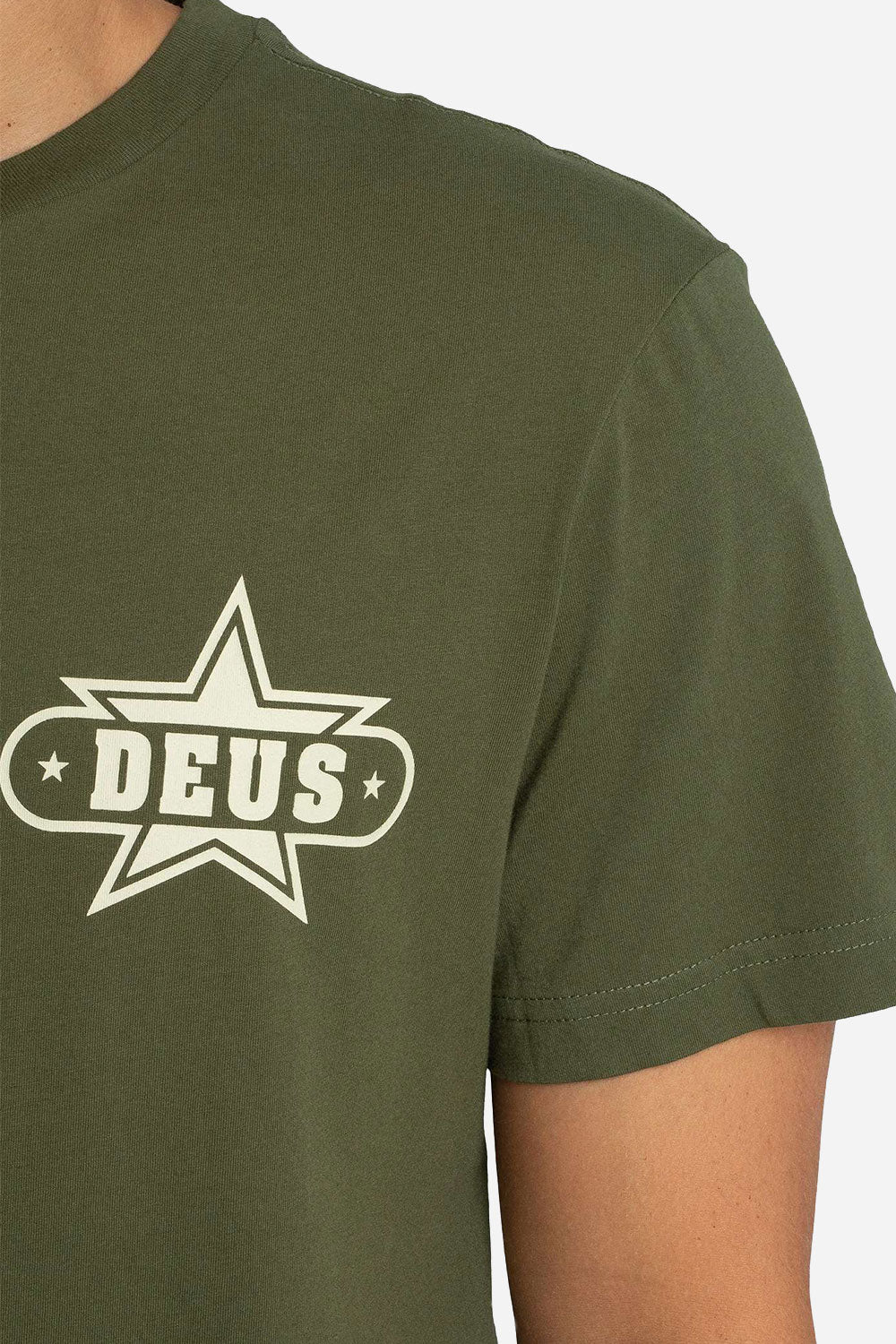 T-shirt Deus Gumshoe (vert cyprès)