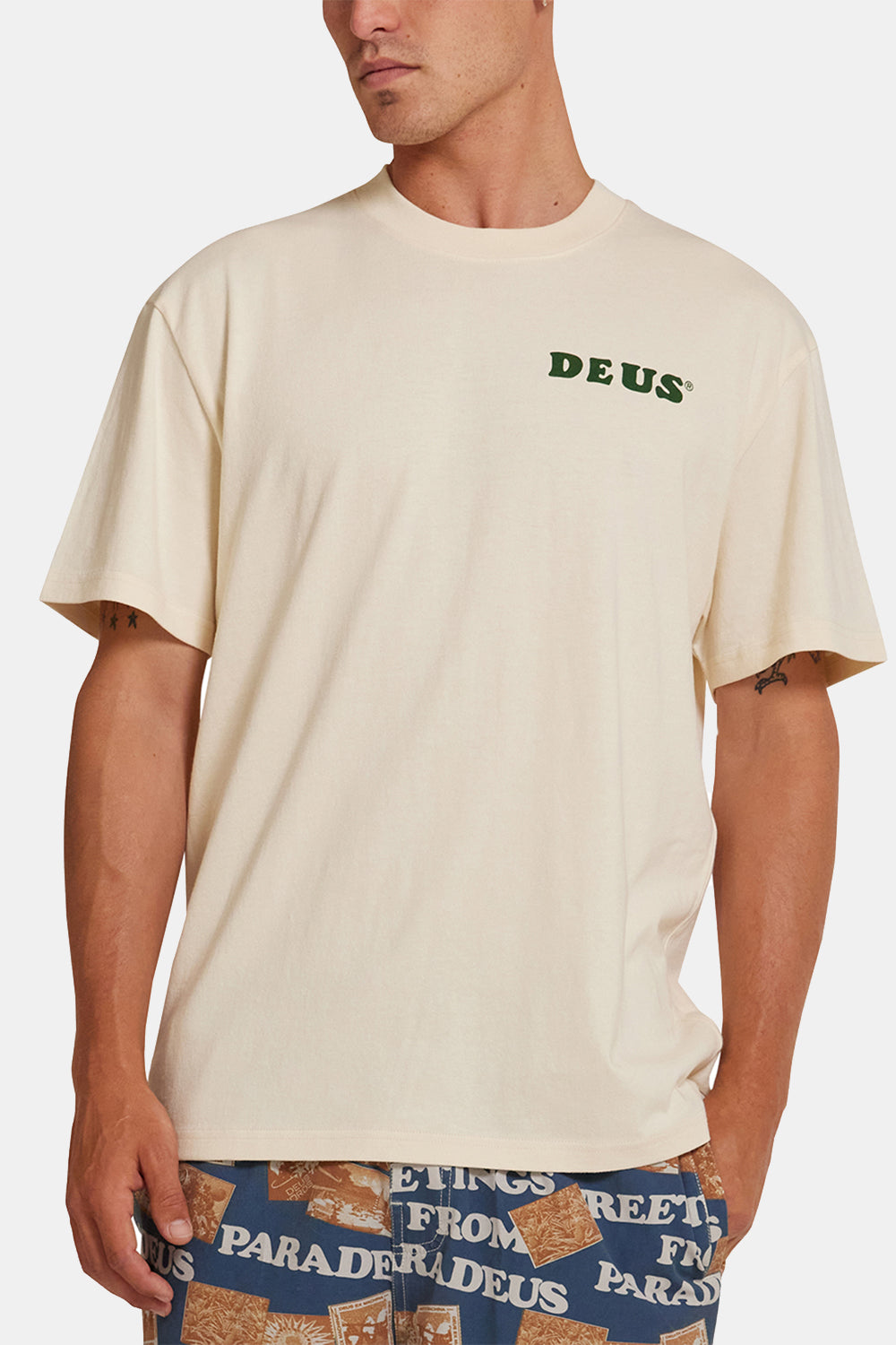 T-shirt en coton recyclé de Deus Real Good Tee (blanc sale)